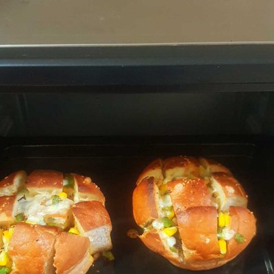 Cheesy Masala Bun 