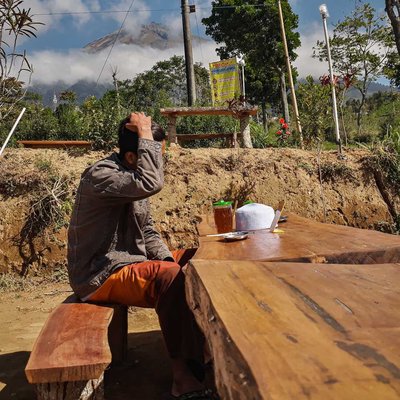 Menikmati Teh di Lereng Sumbing