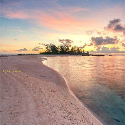 Menumpang Pagi di Pulau Kalo 