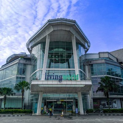 Gedung Living World