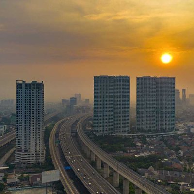Sunrise di Apartemen Grand Kamala Lagoon