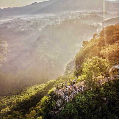 Sunrise Tebing Keraton 