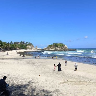 klayar beach
