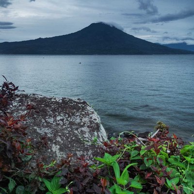 Danau danau dan gunung Seminung