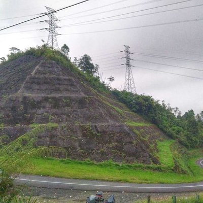 Bukit Piramid PLTA Musi