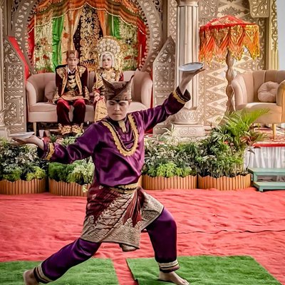 tari piring..