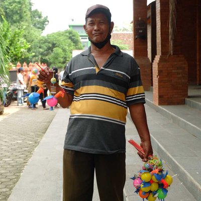 Toy seller face