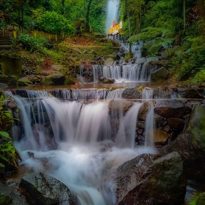 Pesona Air Terjun Dlundung 