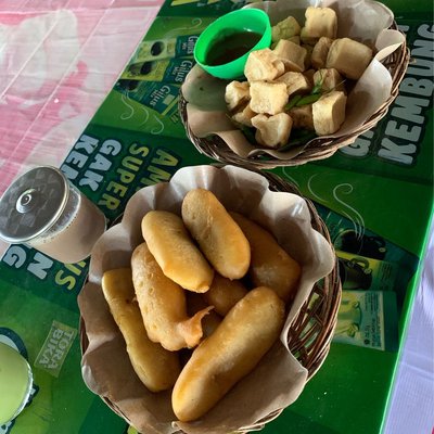 Pisang Goreng & Tahu Petis
