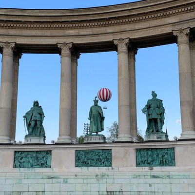 Hero’s square detail