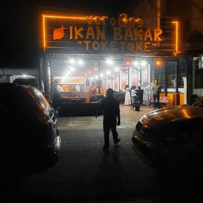 WAROENG IKAN BAKAR TOKE TOKE