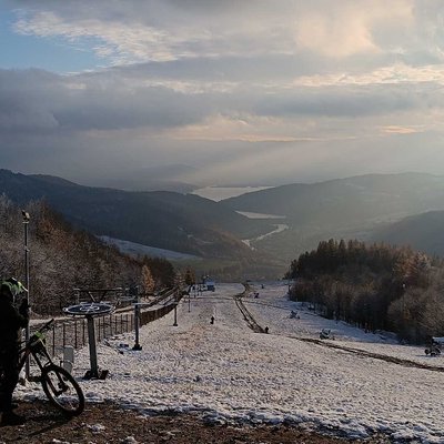 Zdjęcie Międzybrodzie Góra Żar foto Pablo escobaro zima w gó