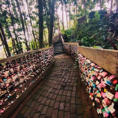 Gembok Cinta Romantis Farm House Susu Lembang 
