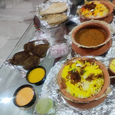 Biryani Lucknowi + Hyderabadi
