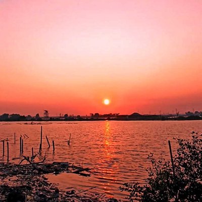 Sunset di kampung nelayan