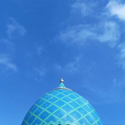 Masjid agung surabaya (negatif space) 