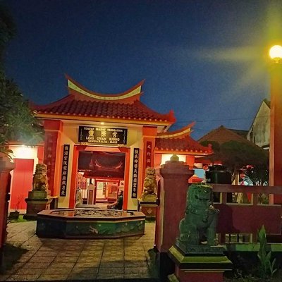 Klenteng - Buddhis Temple