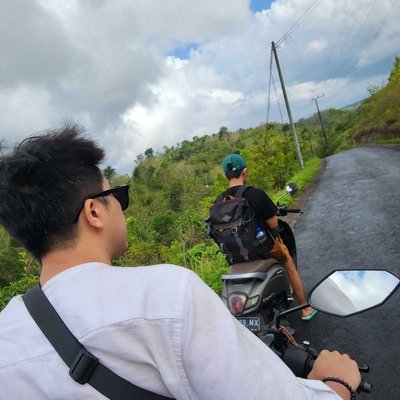 Riding to Klingkling Beach