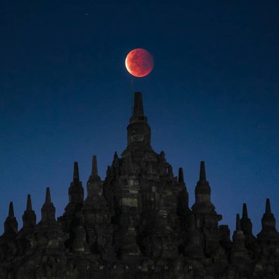 gerhana bulan di Candi Plaosan