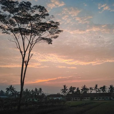 Saat Langit berwarna Merah