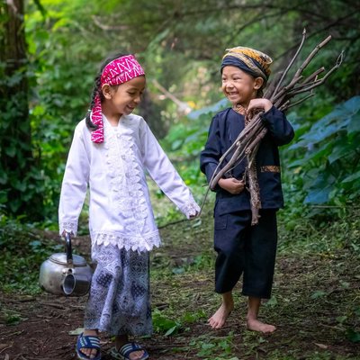 Kakak beradik Sunda Culture 