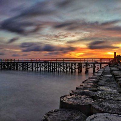 Golden hour di pantai Balikpapan