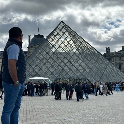 Pirámide - El Museo del Louvre