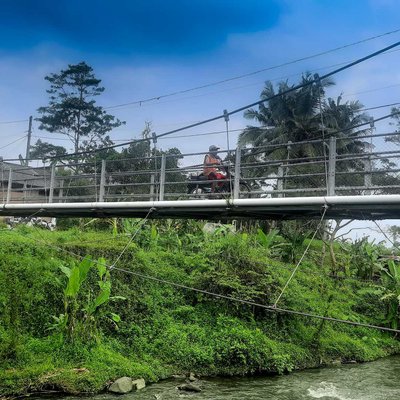 Jembatan Gantung Berokan