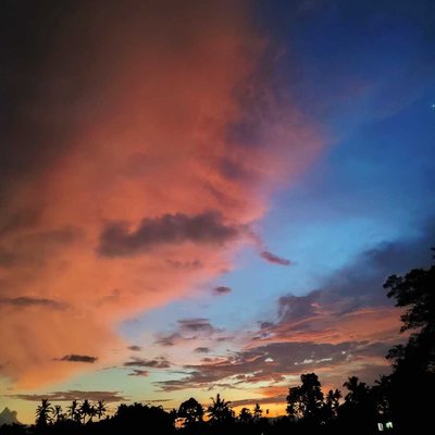 Warna-warni awan senja