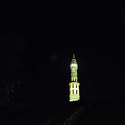 Menara masjid di langit yg gelap