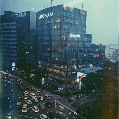 Pemandangan dari atas gedung