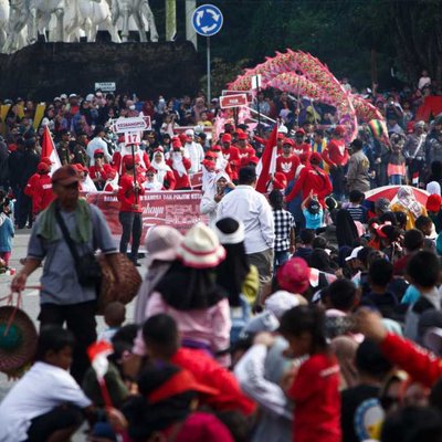 Serba serbi pawai