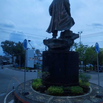 Tugu Patung Jendral Soedirman