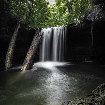 Air Terjun Ampadapa