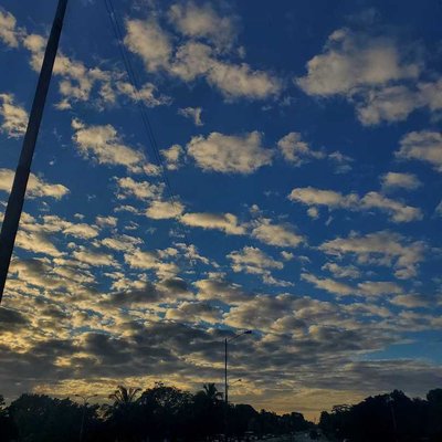 "Nubes amarillas"