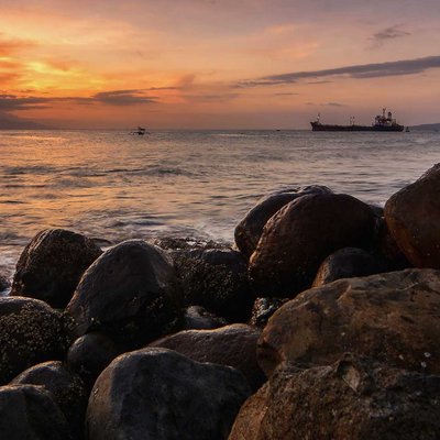 sunset pantai ampenan