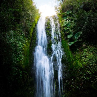 Cascada Oculta
