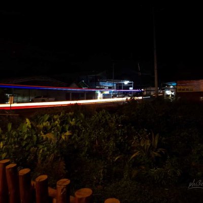 Malam di pinggiran jalan