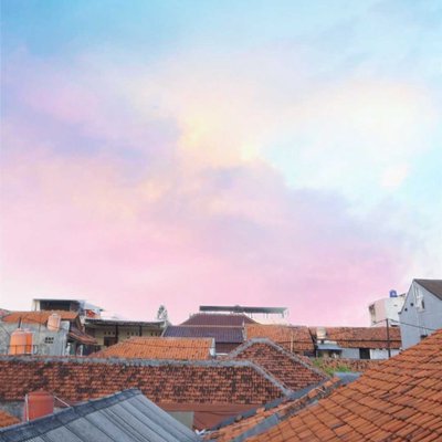 Pemandangan atap rumah warga di Jakarta