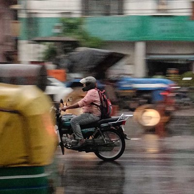 Rushing in rains 