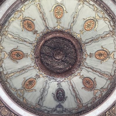 TOPKAPI SARAYI GİRİŞ KAPISI TAVANDAKİ MUHTEŞEM SÜSLEME