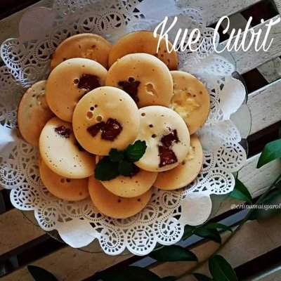 KUE CUBIT