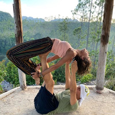 un poquito de yoga en el monte 
