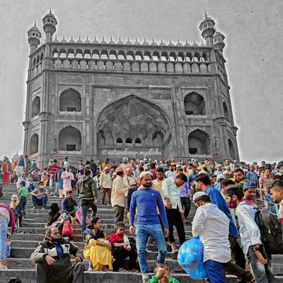 "Meeting Local People At Jama Masjid"