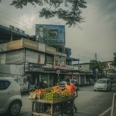 FRUIT SELLER 