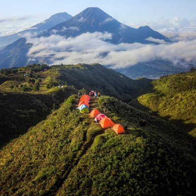 View Gunung Sindoro dan Sumbing dari Gunung Prau