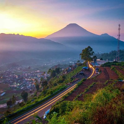 Sunrise pagi di atas gardu pandang
