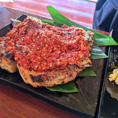 Ayam bakar tulang lunak