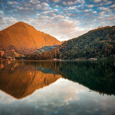 Kesunyian Pagi Telaga Sarangan