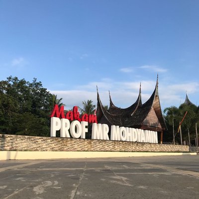 makam Prof Moh Yamin 